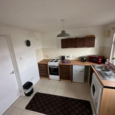 One-Bedroom Chalet Bungalow Uddingston Glasgow エクステリア 写真